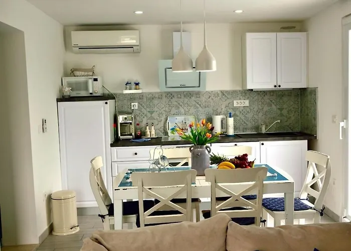 Anna Comfortable 펜션 빈예라크